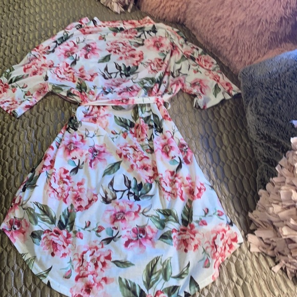 Show Me Your MuMu Pink Roses Intimate Robe - Picture 5 of 14